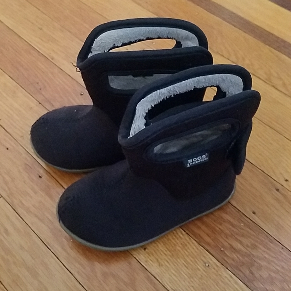 BOGS- size 8